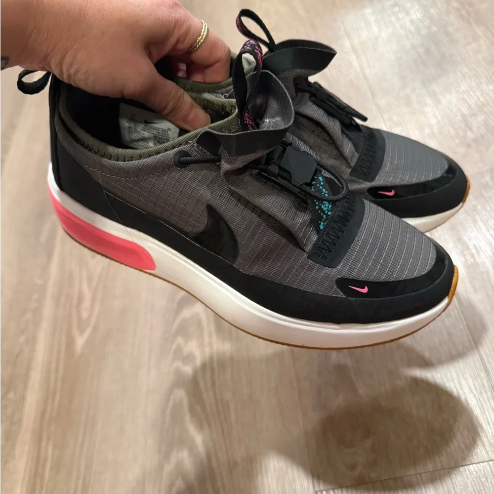 Nike Women's Mixed Neutral and Black Sneakers with Yellow Accents - Picture 3 of 5